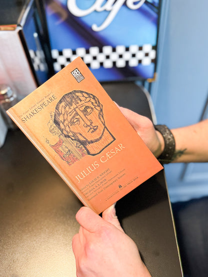 Julius Caesar Replica Novel